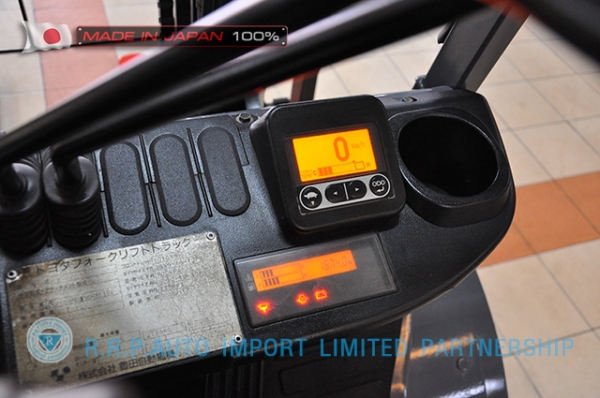 ขายรถโฟล์คลิฟท์มือสอง TOYOTA รุ่น 8FD30-31384  ราคา 580,000 บาท  นำเข้าจากประเทศญี่ปุ่น 100\% ไม่เคยใช้งานในไทย