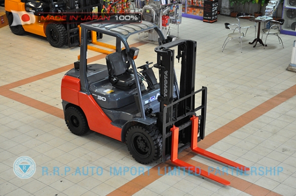 ขายรถโฟล์คลิฟท์มือสอง TOYOTA รุ่น 8FD30-31384  ราคา 580,000 บาท  นำเข้าจากประเทศญี่ปุ่น 100\% ไม่เคยใช้งานในไทย