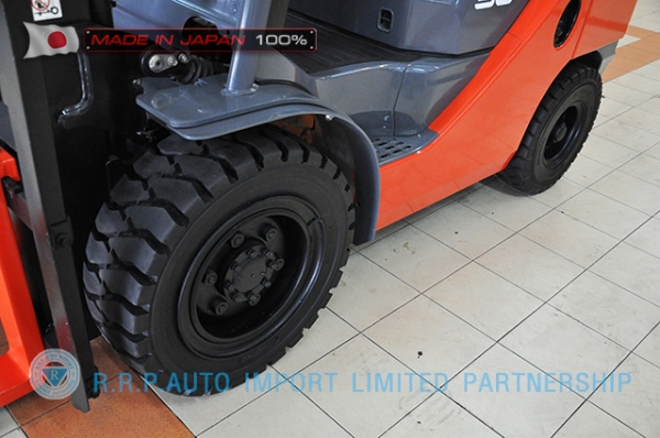 ขายรถโฟล์คลิฟท์มือสอง TOYOTA รุ่น 8FD30-31384  ราคา 580,000 บาท  นำเข้าจากประเทศญี่ปุ่น 100\% ไม่เคยใช้งานในไทย