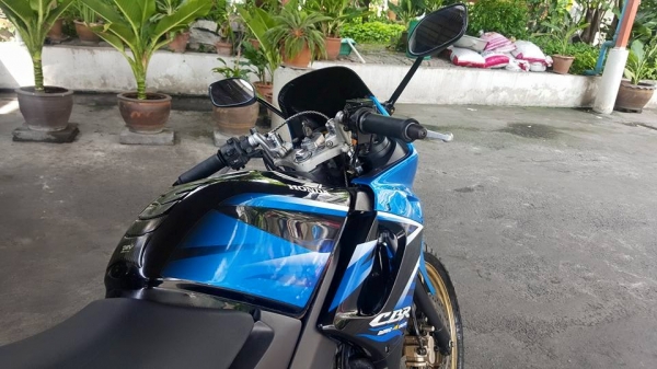 HONDA CBR 150R สตาร์ทมือ รุ่นสุดท้าย ฟรีค่าโอน