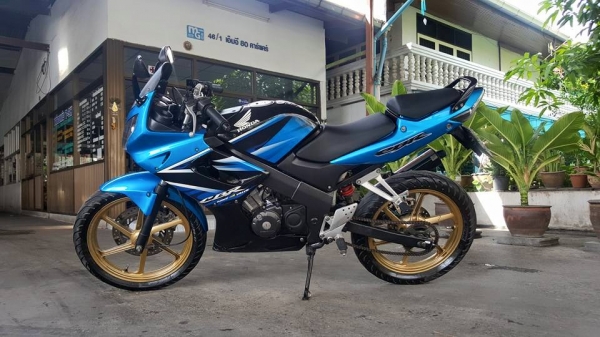 HONDA CBR 150R สตาร์ทมือ รุ่นสุดท้าย ฟรีค่าโอน