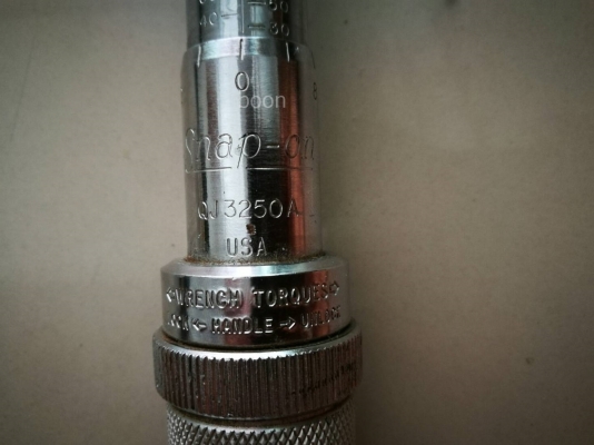 ขายด้ามปอนด์ Snap-on รุ่น qj3250a ขนาด1/2 ชนิดด้ามแข็งไม่หมุนฟรีสำหรับงานหนักแรงขันNm45-335 LB FT 30-250สภาพ 80\%