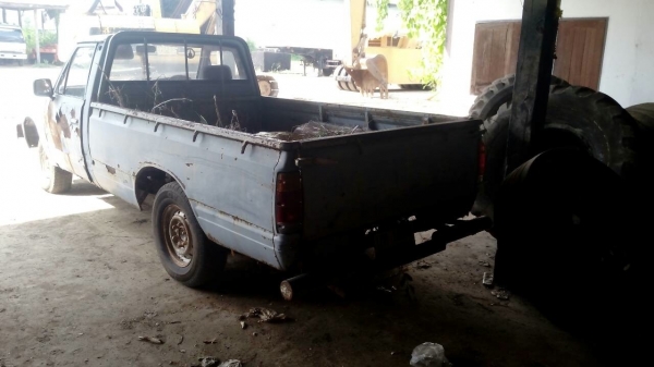 Datsun 720 ปี 1982 ใช้งานได้ Datsun 720 ปี 1982 ใช้งานได้