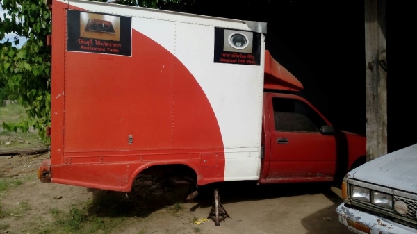 TOYOTA  MIGHTY-X    ฿55,000  โตโยต้า ไฮลักซ์  ปี 1992  ตู้ทึบ เครื่องติด ล้อยางครบ ขาดหม้อน้ำเพลาหลัง