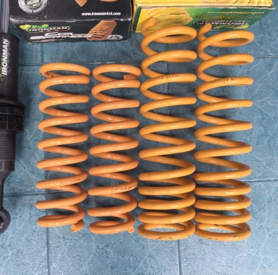 ขายขาดทุน1หมื่น โช้ค+สปริง Ironman Foamcell Pro Fullset  ใส่รถFortuner