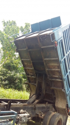 รถ TOYOTA 6 ล้อดั้ม BU87 / 110 แรงม้า.  ปี 33.     สนใจติดต่อ  081 - 6079515