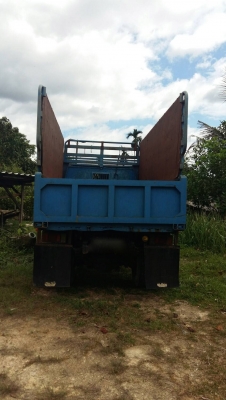 รถ TOYOTA 6 ล้อดั้ม BU87 / 110 แรงม้า.  ปี 33.     สนใจติดต่อ  081 - 6079515