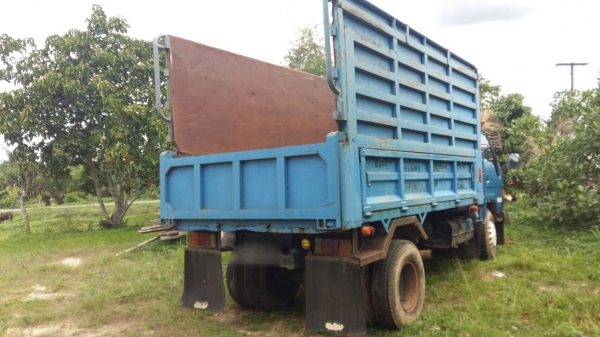 รถ TOYOTA 6 ล้อดั้ม BU87 / 110 แรงม้า.  ปี 33.     สนใจติดต่อ  081 - 6079515