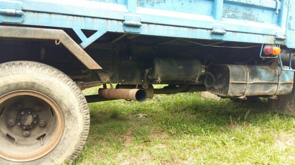 รถ TOYOTA 6 ล้อดั้ม BU87 / 110 แรงม้า.  ปี 33.     สนใจติดต่อ  081 - 6079515