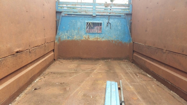 รถ TOYOTA 6 ล้อดั้ม BU87 / 110 แรงม้า.  ปี 33.     สนใจติดต่อ  081 - 6079515