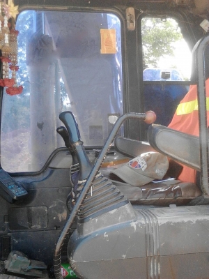 รถแบคโฮ KOMATSU  PC 120 - 6.      สนใจติดต่อ  081 - 6079515