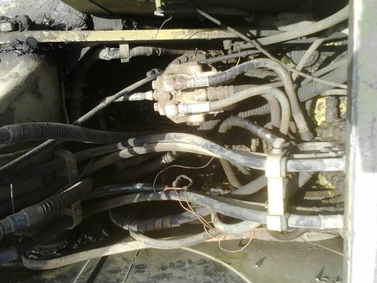 รถแบคโฮ KOMATSU  PC 120 - 6.      สนใจติดต่อ  081 - 6079515