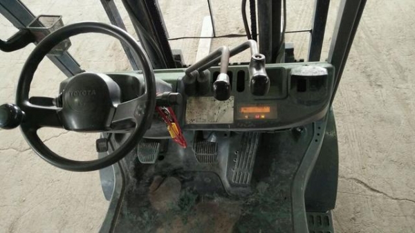 ขายรถโฟร์คลิฟท์มือสอง