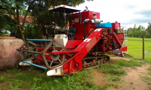 ขายรถเกี่ยวข้าวD-MaXใช้งานปกติรถยุ อ.วาริขภูมิ จ.สกลนคร