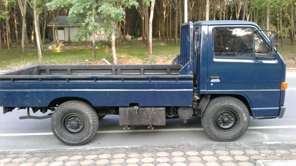 ISUZU 4ล้อ NKR รถห้าง