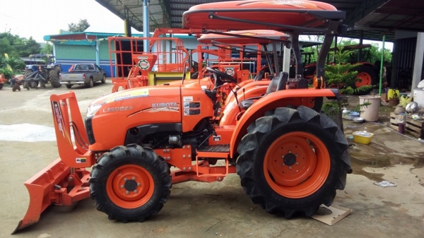 ขาย36แรงรถไร่สภาพเยี่ยม ไร้สนิม  ใช้น้อยสุดๆ200 กว่าชัวโมง