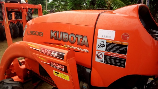 36แรงรถไร่ ใช้น้อยสีสดมากๆ  พร้อมชุดดันดินหน้า และโรตาลี