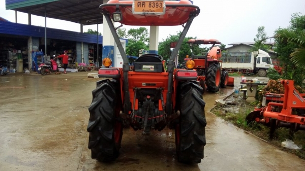 36แรงรถไร่ ใช้น้อยสีสดมากๆ  พร้อมชุดดันดินหน้า และโรตาลี