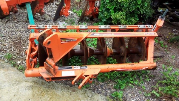 36แรงรถไร่ ใช้น้อยสีสดมากๆ  พร้อมชุดดันดินหน้า และโรตาลี