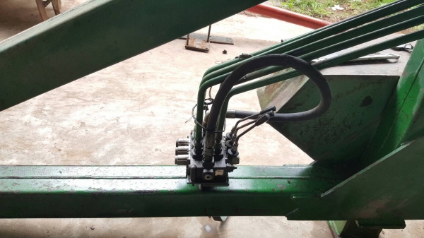 ขาย คีบอ้อย ของสามารถเกษตรยนต์ อุปกรณ์ครบ ซ่อมมือคีบกับทำสีใหม่ให้ด้วยครับ