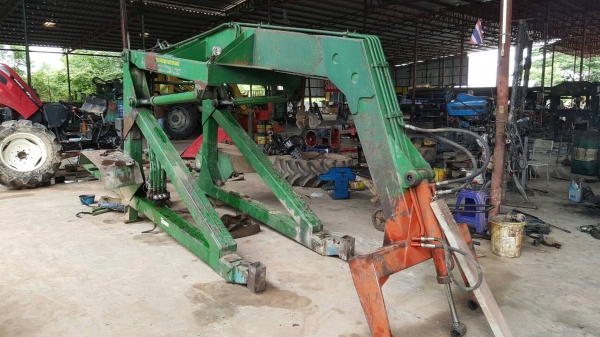 ขาย คีบอ้อย ของสามารถเกษตรยนต์ อุปกรณ์ครบ ซ่อมมือคีบกับทำสีใหม่ให้ด้วยครับ