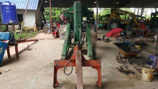 ขาย คีบอ้อย ของสามารถเกษตรยนต์ อุปกรณ์ครบ ซ่อมมือคีบกับทำสีใหม่ให้ด้วยครับ