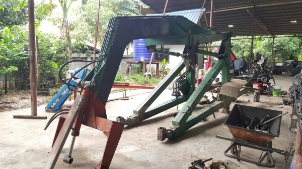 ขาย คีบอ้อย ของสามารถเกษตรยนต์ อุปกรณ์ครบ ซ่อมมือคีบกับทำสีใหม่ให้ด้วยครับ