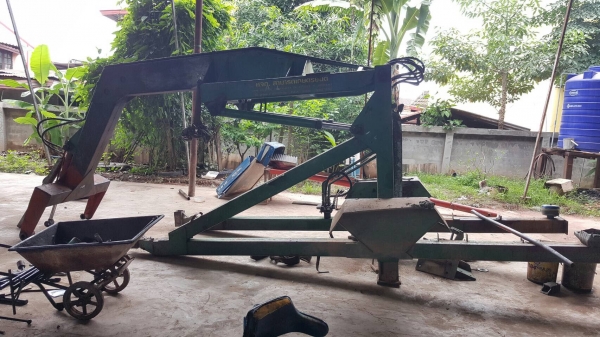 ขาย คีบอ้อย ของสามารถเกษตรยนต์ อุปกรณ์ครบ ซ่อมมือคีบกับทำสีใหม่ให้ด้วยครับ