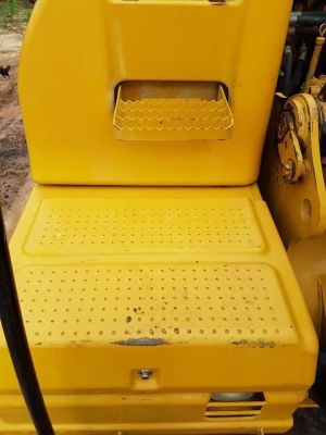 ขายรถแบ็คโฮ CAT 320 D กระบอกดำ JAPAN ใช้งานน้อย ช่วงล่างเปลียนมาให้ใหม่  ราคาต่อรองได้ครับ ถุกใจขายได้ขาย เจ้าของใจดีมากครับ