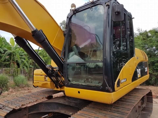 ขายรถแบ็คโฮ CAT 320 D กระบอกดำ JAPAN ใช้งานน้อย ช่วงล่างเปลียนมาให้ใหม่  ราคาต่อรองได้ครับ ถุกใจขายได้ขาย เจ้าของใจดีมากครับ