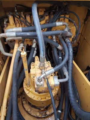 ขายรถแบ็คโฮ CAT 320 D กระบอกดำ JAPAN ใช้งานน้อย ช่วงล่างเปลียนมาให้ใหม่  ราคาต่อรองได้ครับ ถุกใจขายได้ขาย เจ้าของใจดีมากครับ