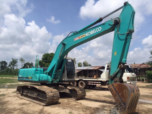 ขายรถแบ็คโฮ  KOBELCO SK200-6 YN-10 ไมล์ 13,xxx เอกสารเล่มทะเบียน ออกห้้างป้ายแดงไม่เคยทำสี  ราคาต่อรองมาเลยขายได้ขายครับ