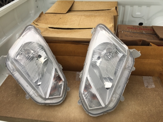 ขายโคมไฟหน้า isuzu dmax1.9