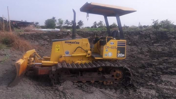 ขาย แทรคเตอร์ KOMATSU D20P-7E รถบ้านฝากขาย   สภาพดี เครื่องดี  โซ่ดี  พร้อมใช้ สนใจโทร 089-3818694 ดวงนภา