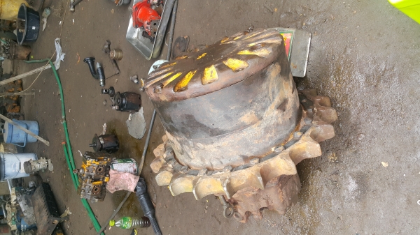 ขายตัวเดิน  KOMATSU  PC200-5 และ 6