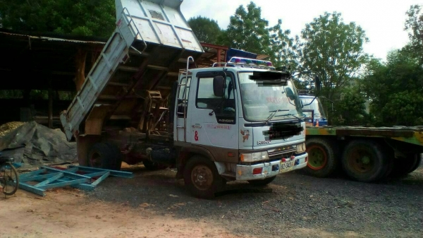 HINO-FD3H..HO7D 6ล้อดั้มพ์ พ.เวอร์ แอร์หนาวภาษีเต็มเล่มพร้อมชุดโอนยาง8.25ดีทั้งหกเส้นคัซีสวยๆ