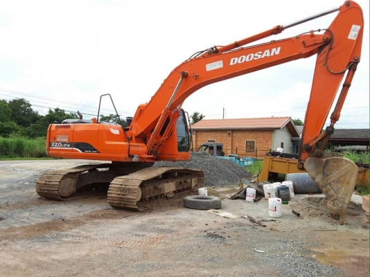 ขาย!! >>> Doosan 220LC-6 <<< รถพร้อมใช้งาน เอวไม่หลวม ราคา 880,000 บาท