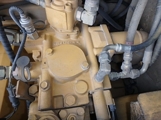 CAT 313CCR YR2004 ใบแทร็คติดก้อนยาง ใช้งานน้อยแค่ 2911 ชม. นำเข้าจากญี่ปุ่น