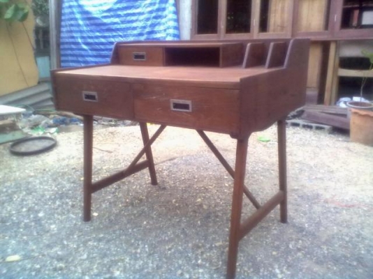 ขายโต๊ะทำงานไม้สักเก่าทั้งตัว