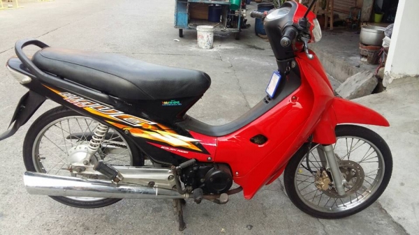 Wave 100 ปี 47 สีแดง รถเดิมๆ ภาษีไม่ขาด มีเล่ม เอกสารครบ  โทร. 02-9165022,099-0812001