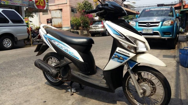 Click ปี 50 สีฟ้า รถสวยมาก เครื่องเดิม แน่นๆ มีเล่ม เอกสารครบ ไม่ผิดหวังแน่นอน โทร. 02-9165022,099-0812001