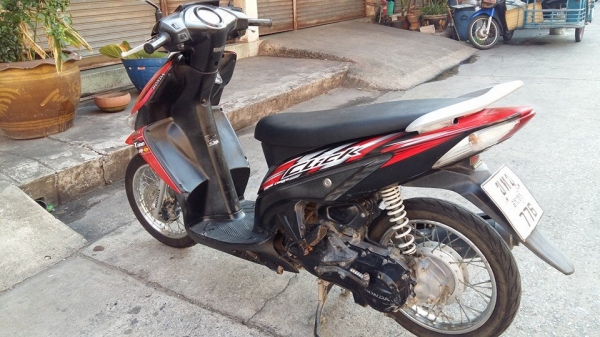 Click ปี 51 รถบ้าน สีแดง ดำ เครื่องเดิมๆ มีเล่ม เอกสารครบ ทดลองขับได้ทุกวัน โทร. 02-9165022,099-0812001