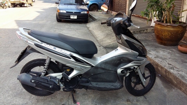 Airblade ปี 50 ล้อแม็ค สีเทา รถบ้าน เครื่องเดิม มีเล่ม เอกสารพร้อม ภาษีเกิน 3 ปี โทร. 02-9165022,099-0812001