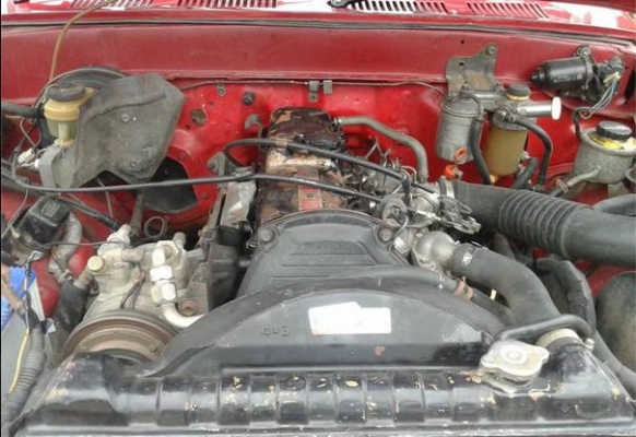 ขายTOYOTA LN130 surf เครื่อง2l เครื่องดี เกียร์AUTO เกียร์4x4ใช้งานได้ปกติ