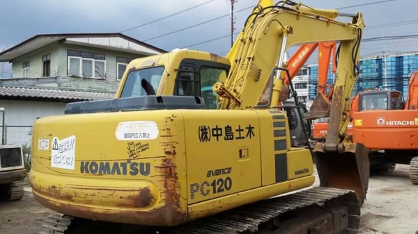 ขาย KOMATSU PC120-6E เก่าญี่ปุ่นแท้  รถสวยสภาพดี พร้อมใช้  สนใจโทร 089-3818694 ดวงนภา