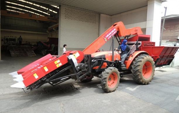 ขายเครื่องเกี่ยวข้าวโพด ของกิจวาณิชย์ มีช่างติดตั้งให้ครับ