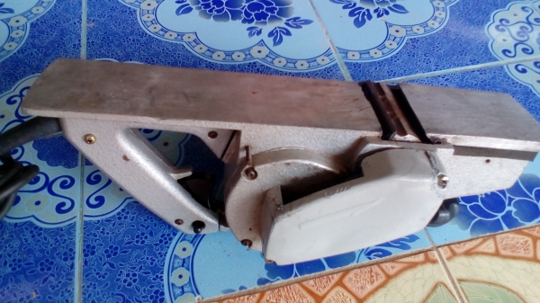 กบไฟฟ้า รุ่น 1600 กบไฟฟ้า รุ่น 1600