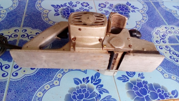 กบไฟฟ้า รุ่น 1600 กบไฟฟ้า รุ่น 1600