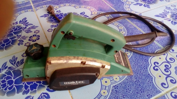 กบไฟฟ้าขนาดเล็ก MAKTEC MT190  580W