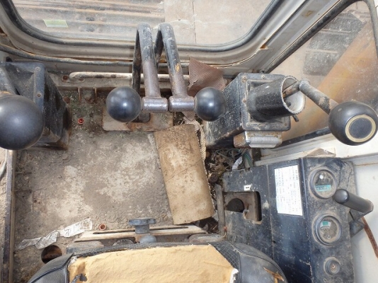 ขายแม็คโคร KOMATSU 12 HD-2 FROM JAPAN พร้อมใช้งาน นำเข้าจากต่างประเทศ ติดต่อ 063-9316985 ครับ
